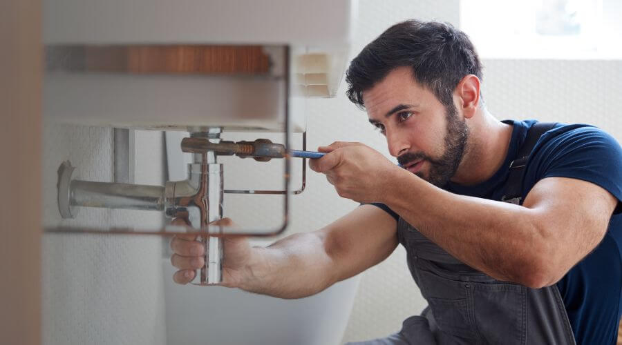 Local expert plumbing services in Ophiem, IL